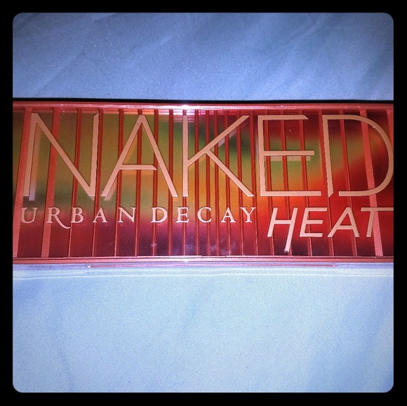Urban Decay Naked Heat - Picture 1 of 4